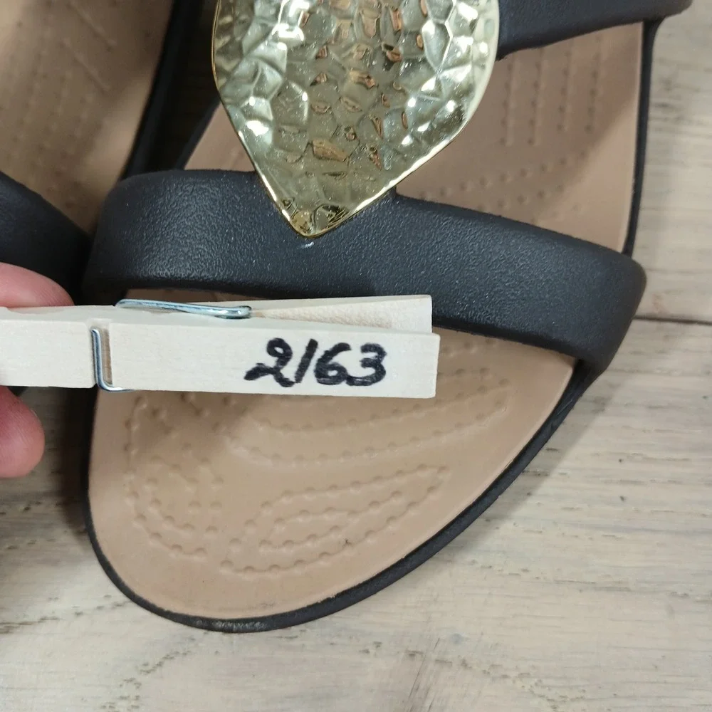 CROCS pre owned